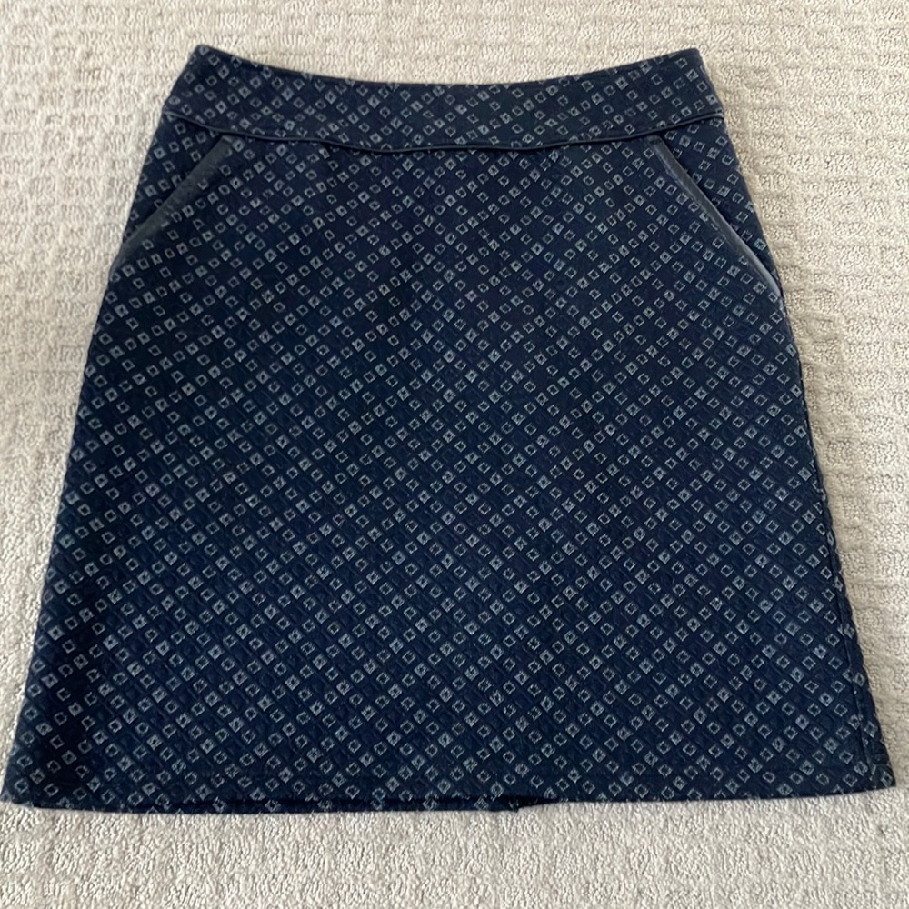 Fabulous steilman navy and black and white small squares print skirt w/back zip